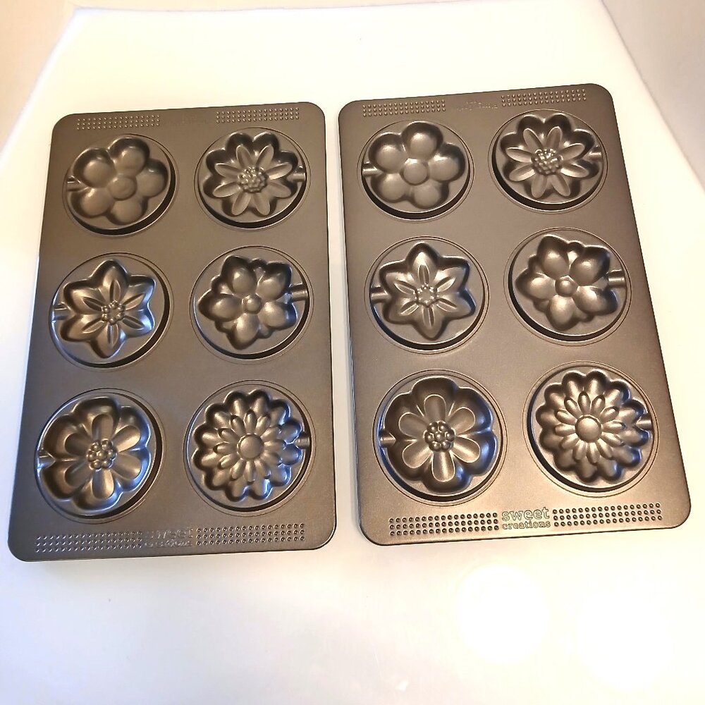 Celebrate It Sweet Creations Flower Cookie Baking Mold Make Cookie Pops Set Of 2